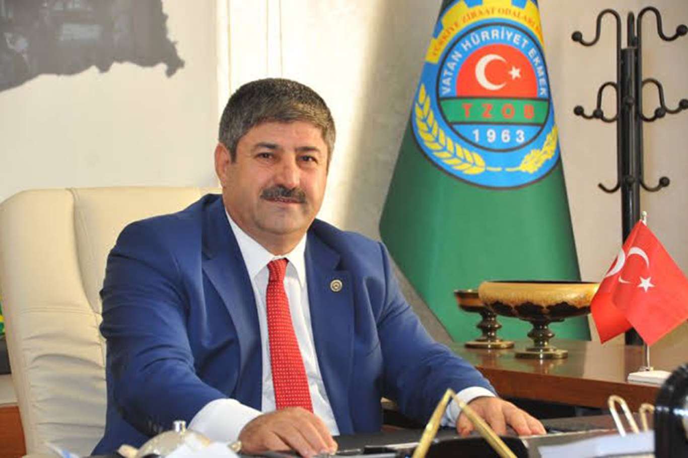 Şanlıurfa Ziraat Odası Başkanı Eyyüpoğlu: "Askerimiz ile çiftçiler karşı karşıya getiriliyor" Şanlıurfa Ziraat Odası Başkanı Eyyüpoğlu: "Askerimiz ile çiftçiler karşı karşıya getiriliyor"